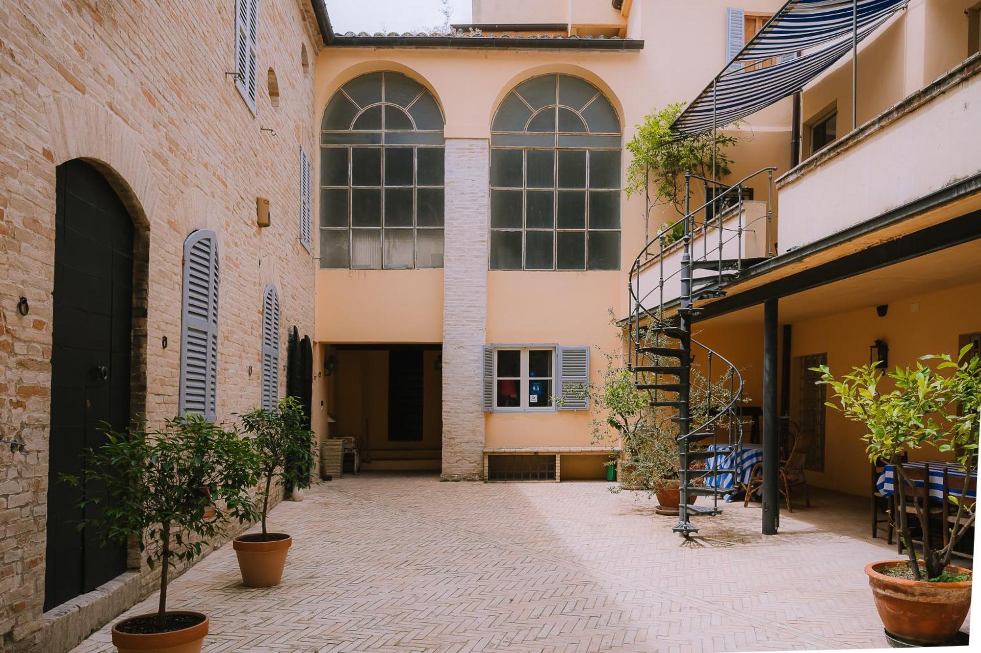Palazzo Romani Adami Fermo Exterior foto